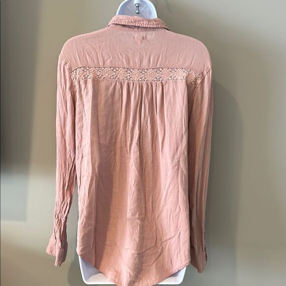 Cape Juby Women's Pink Crochet Detail Long Sleeve Button-Up Shirt Size Large - Picture 5 of 9